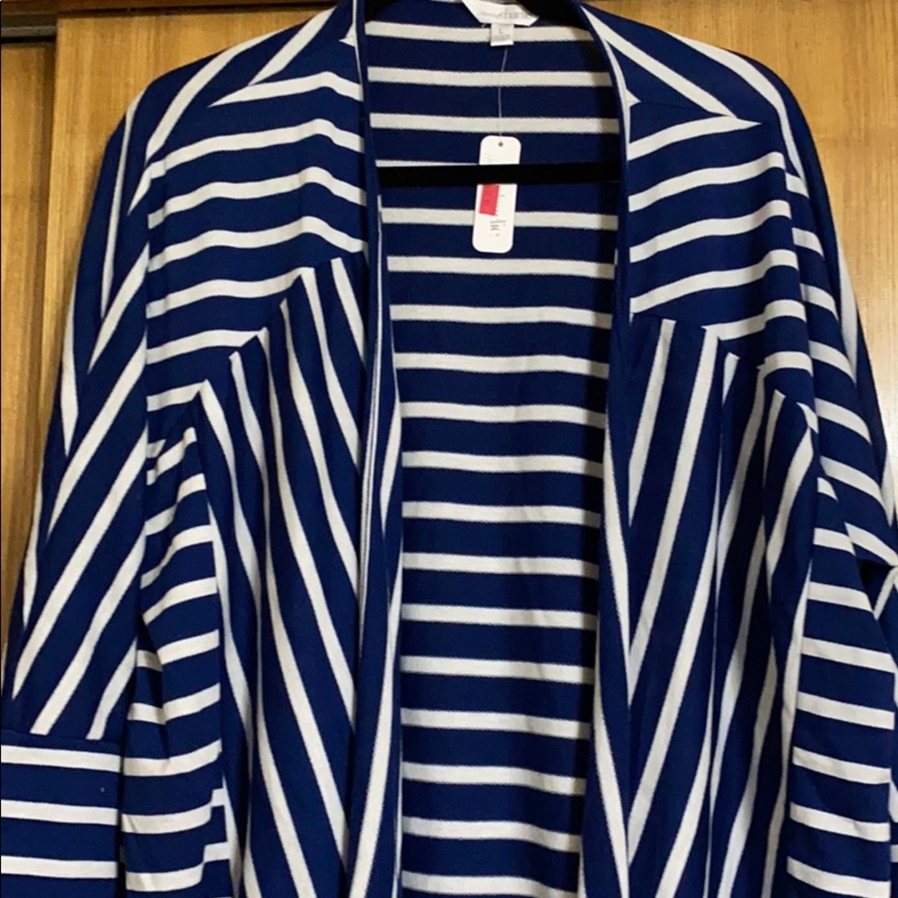 NWT large shrug